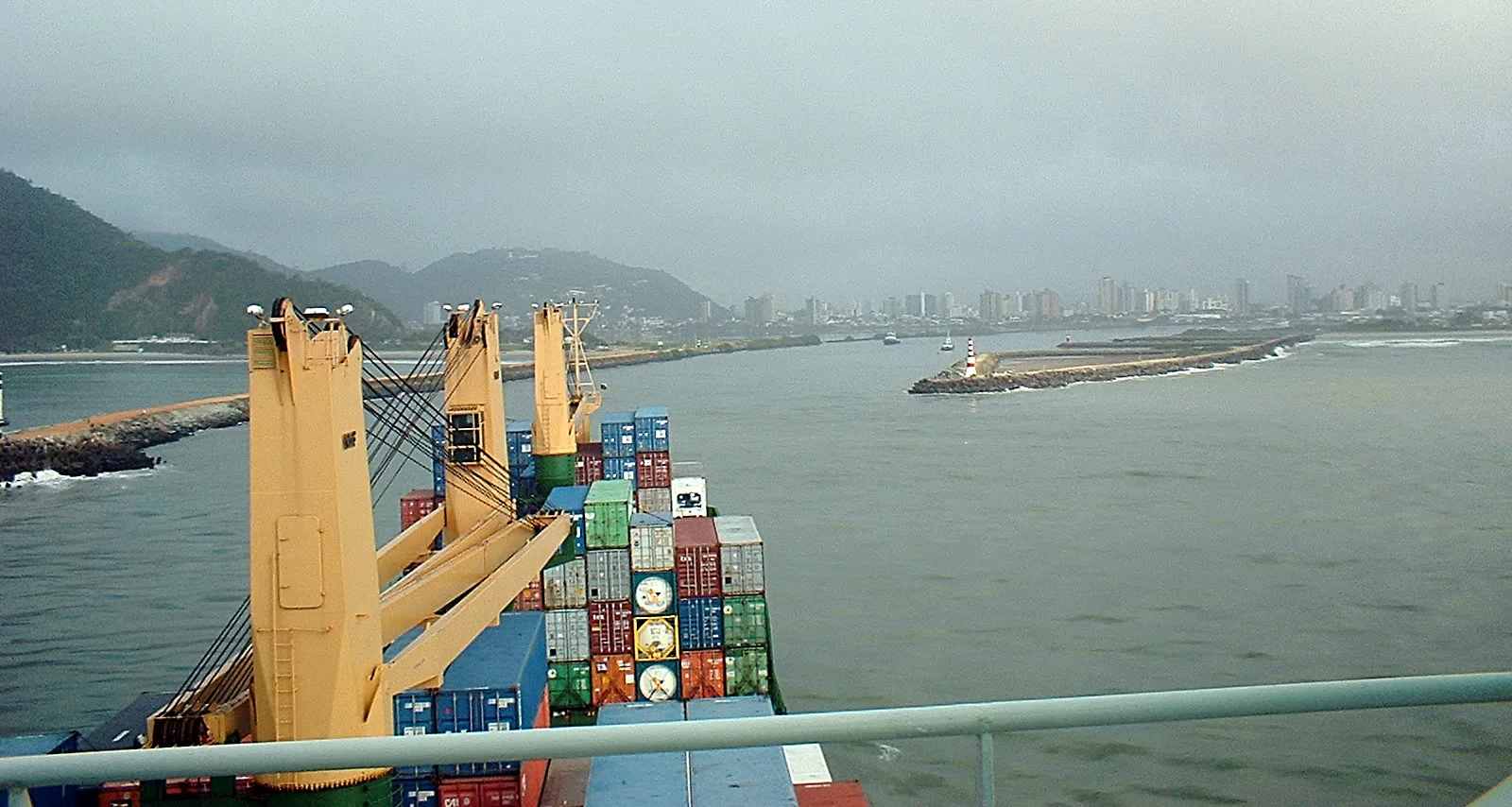 Entrada do porto de Itajaí, Santa Catarina